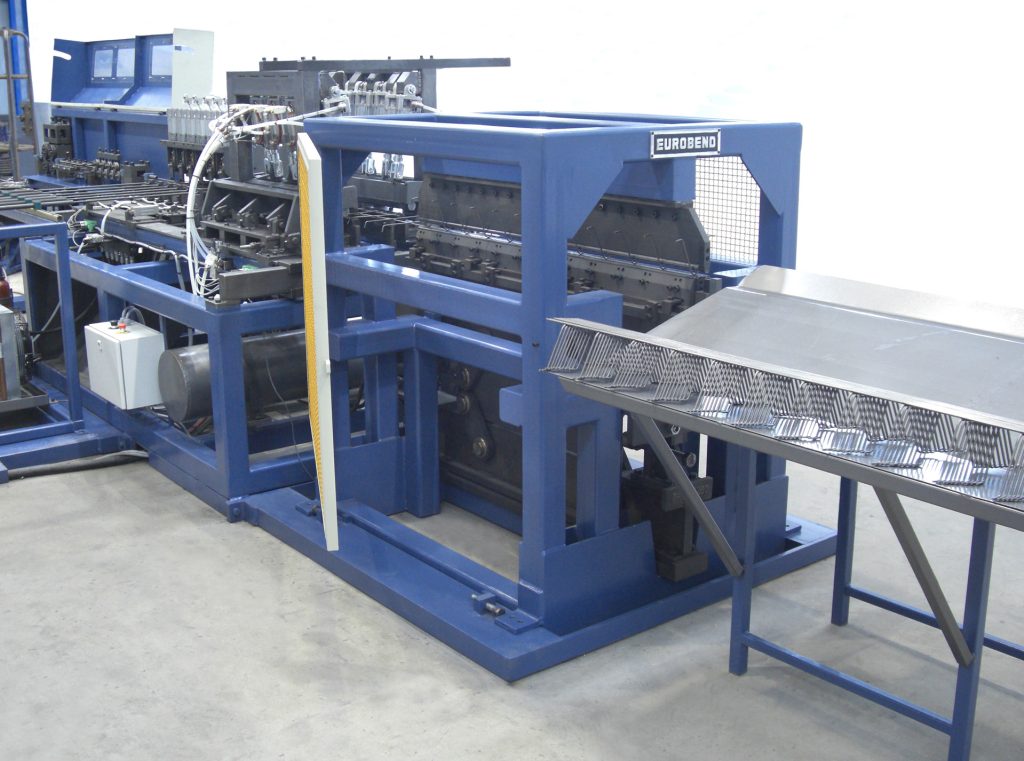 Servo-driven plain bar spacer welding line