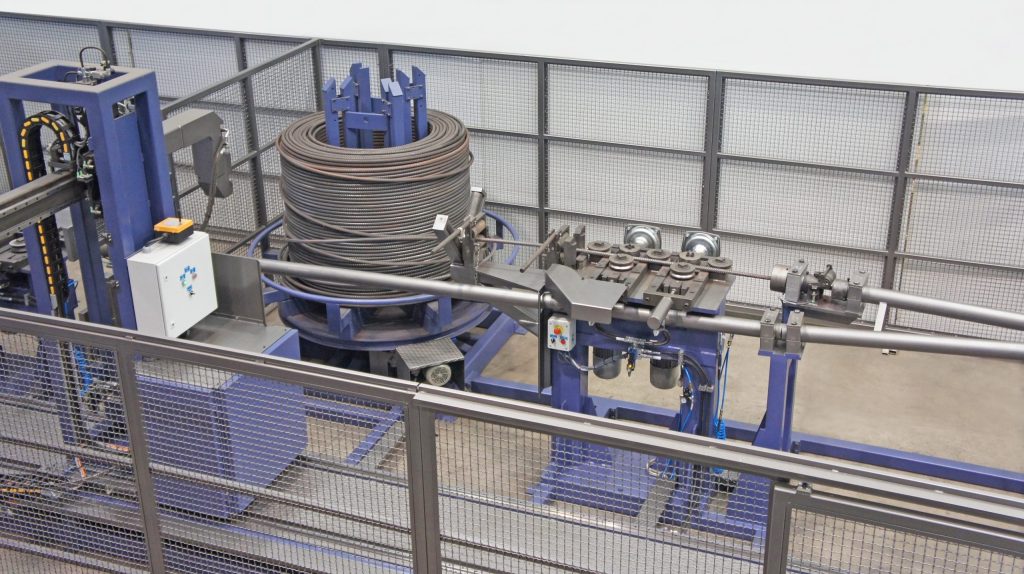 Full range of pre-straightening and guide rollers
